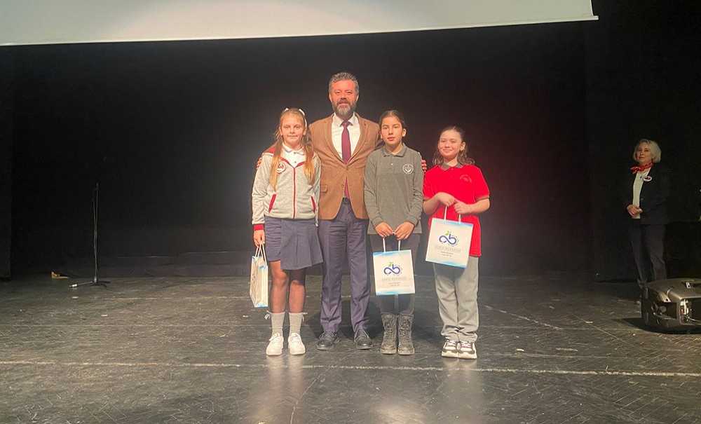 Çorlu'da Öğretmenler Günü Kutlandi