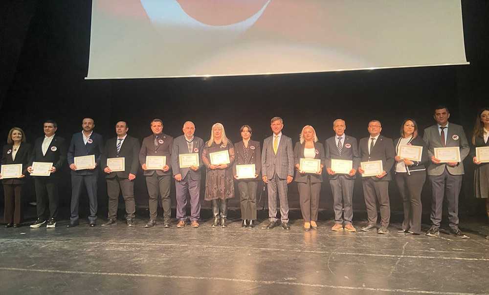 Çorlu'da Öğretmenler Günü Kutlandi