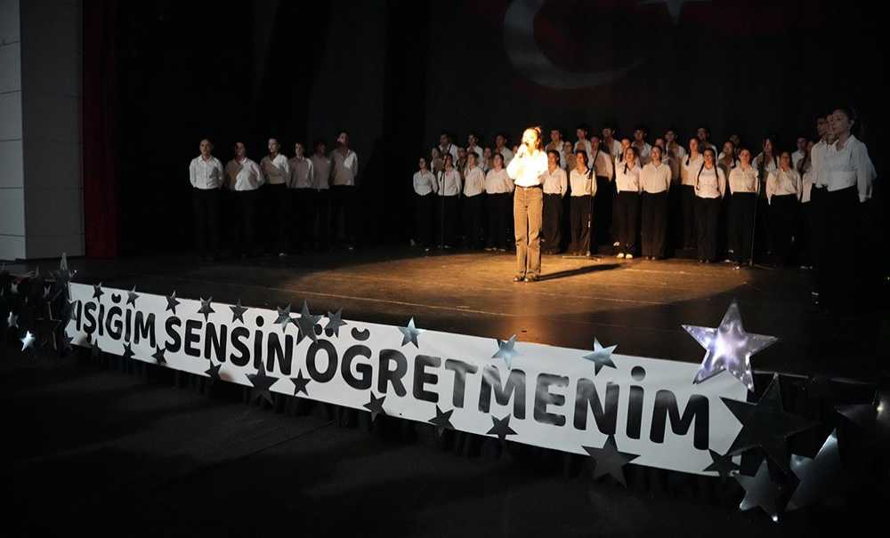 Çorlu'da Öğretmenler Günü Kutlandi