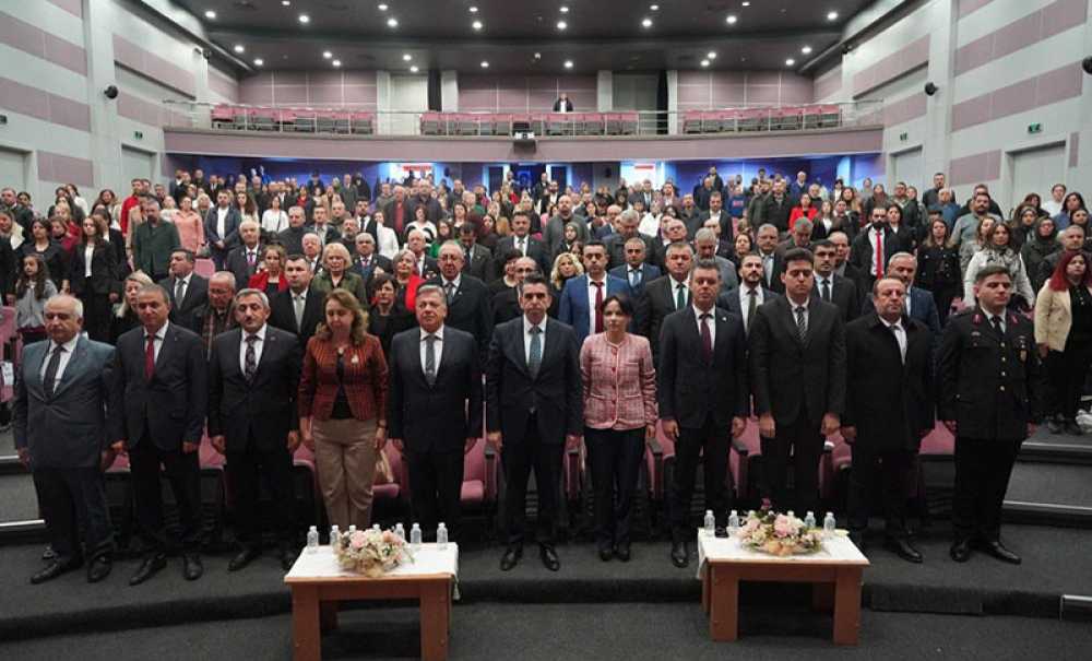 Çorlu'da Öğretmenler Günü Kutlandı