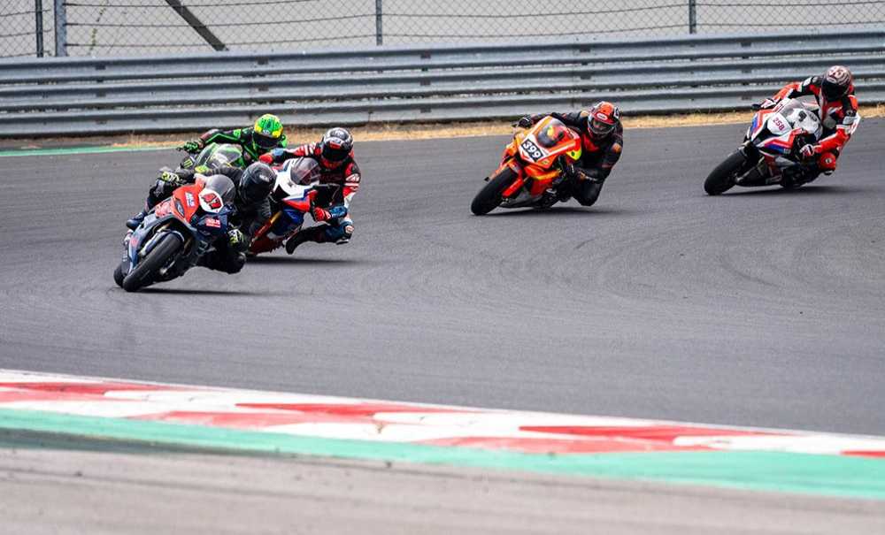 Çorlu'nun Gururu İnan, Pi̇stte Fırtına Gi̇bi̇ Esti̇