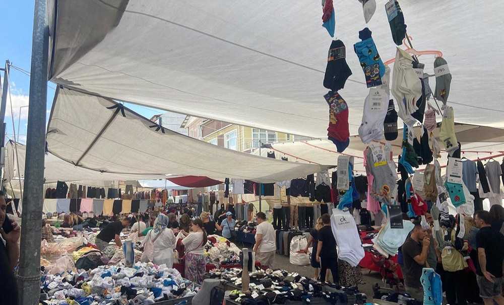 Cuma Pazarında Alışveriş Yoğunluğu