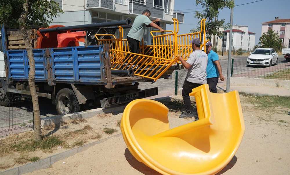 Cumhuriyet Mahallesi'ndeki Park Yenilendi