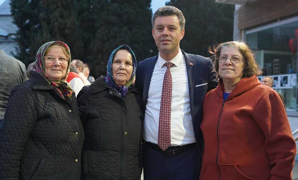 Cumhuriyet Meydanı'nda İftar Yemeği Düzenlendi