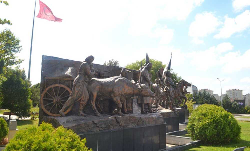 Darısı Balkan Anıtının Başına