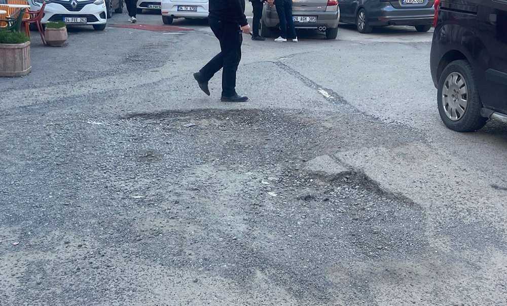 Derinleşen Çukuru Belediye Görmüyor Mu?