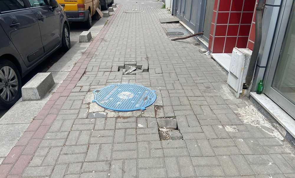 Dikkatli Yürüyün, Düşme Tehlikesi Var!