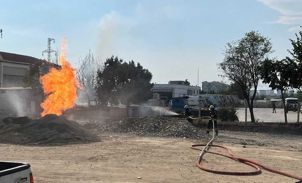 Doğalgaz Borusu Patladı, Yangın Çıktı