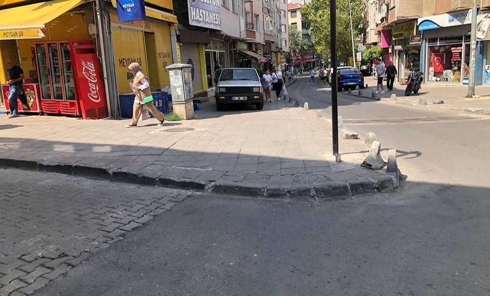 Dörtlüleri Yakan Kaldırımın Üzerine Çıkıyor