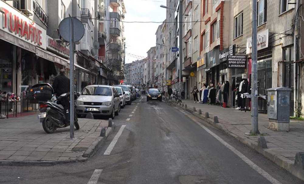 Dörtlüleri Yakan Sürücü Dakikalarca Yolun Ortasında Bekledi