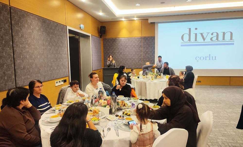 Down Sendromlu Çocuklar Ve Ai̇leleri̇ İftarda Buluştu