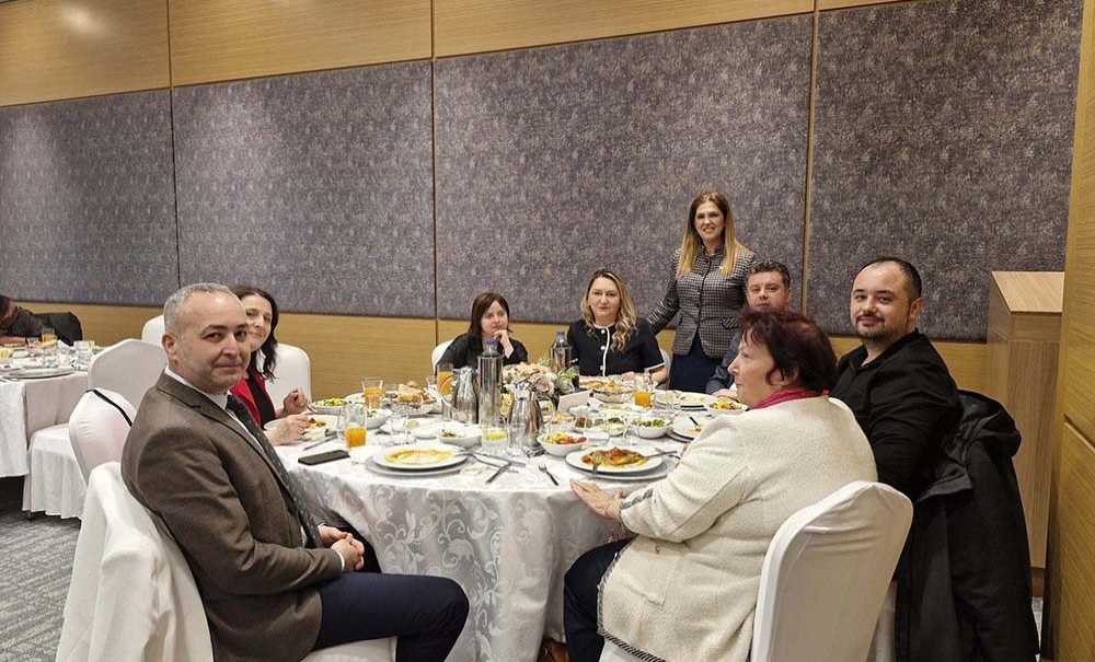 Down Sendromlu Çocuklar Ve Ai̇leleri̇ İftarda Buluştu