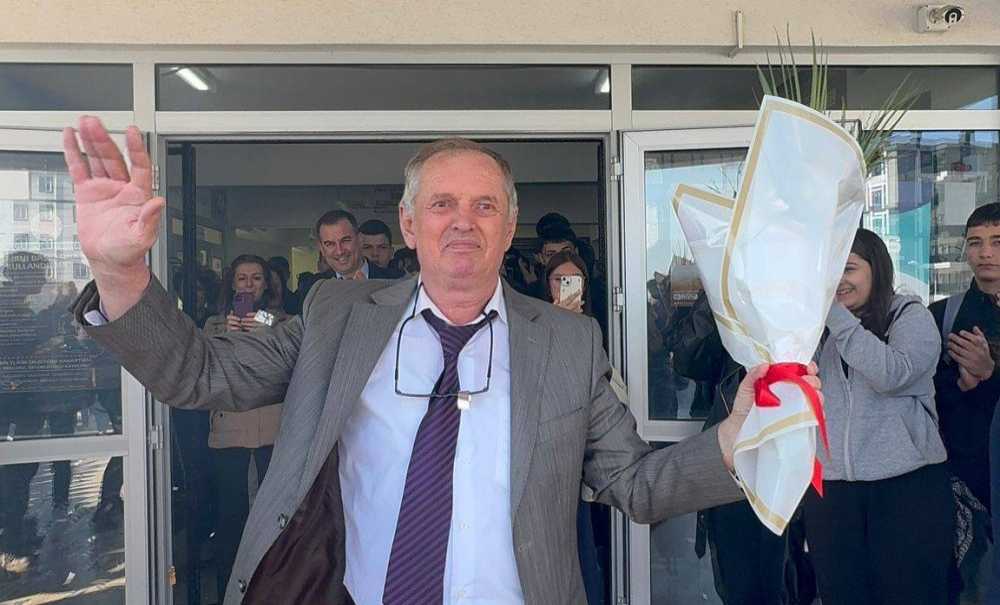 Emekli Olan Öğretmene Duygulandıran Veda