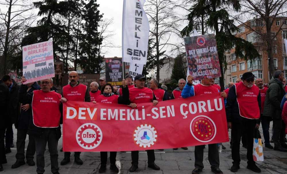 Emekliler Meydanlara Çıktı