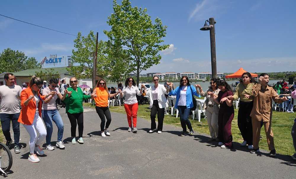 Engelli Bireyler Piknikte Doyasıya Eğlendi