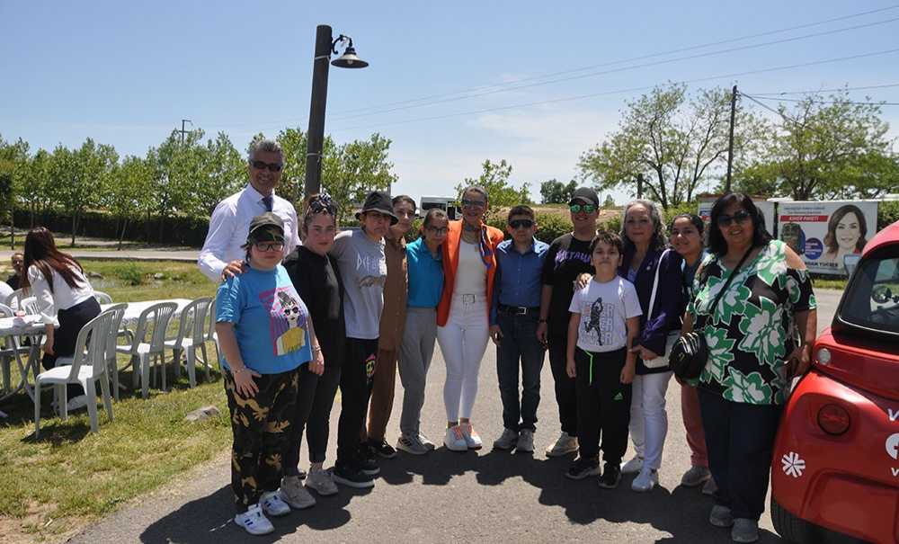 Engelli Bireyler Piknikte Doyasıya Eğlendi