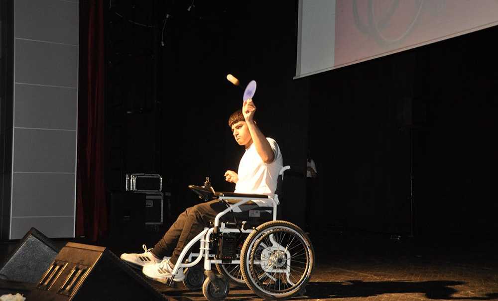 Engelli Öğrencilerin Gösterileri Büyüledi