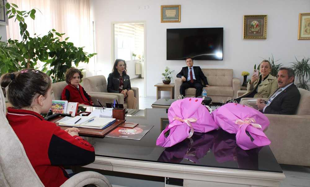 Erdoğan Koltuğunu Öğrencilere Bıraktı