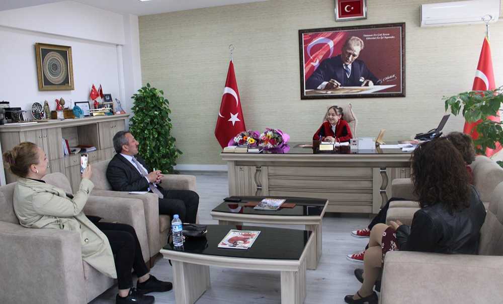 Erdoğan Koltuğunu Öğrencilere Bıraktı