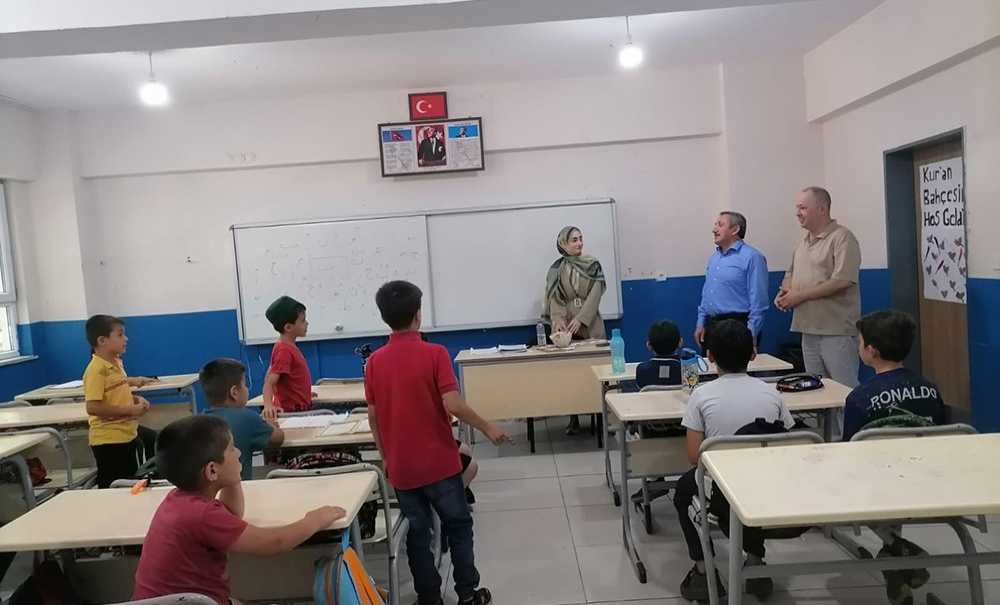 Erdoğan, Yaz Kurslarını Ziyaret Etti