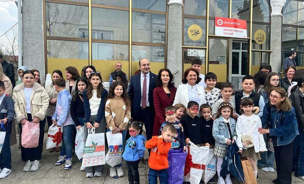 Ergene'de Şeker Dağıtımı Geleneği Devam Ediyor