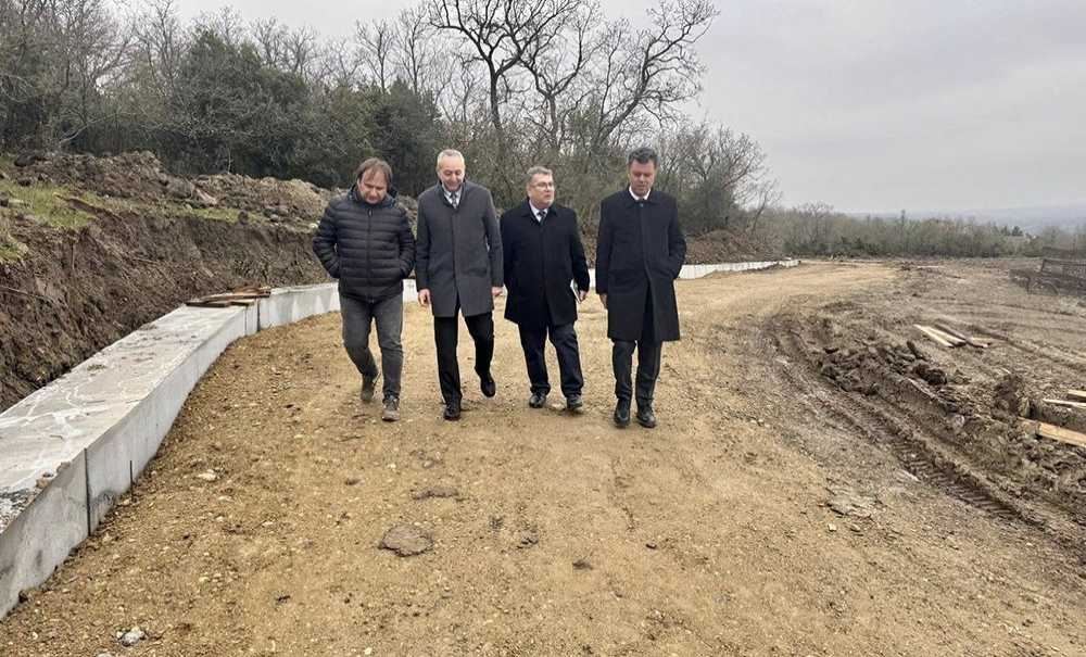 Esetçe Mevkine 1500 Köpek Kapasiteli Yaşam Merkezi