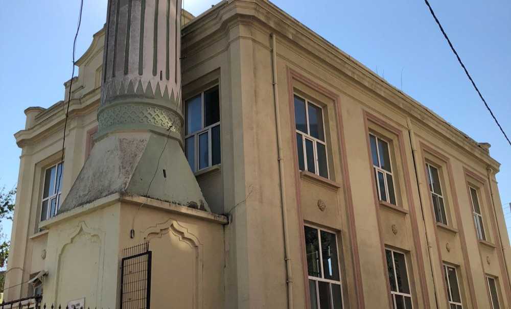 Eski̇den Si̇nagog Olan Yeni̇ Cami̇ Hi̇zmet Bekli̇yor