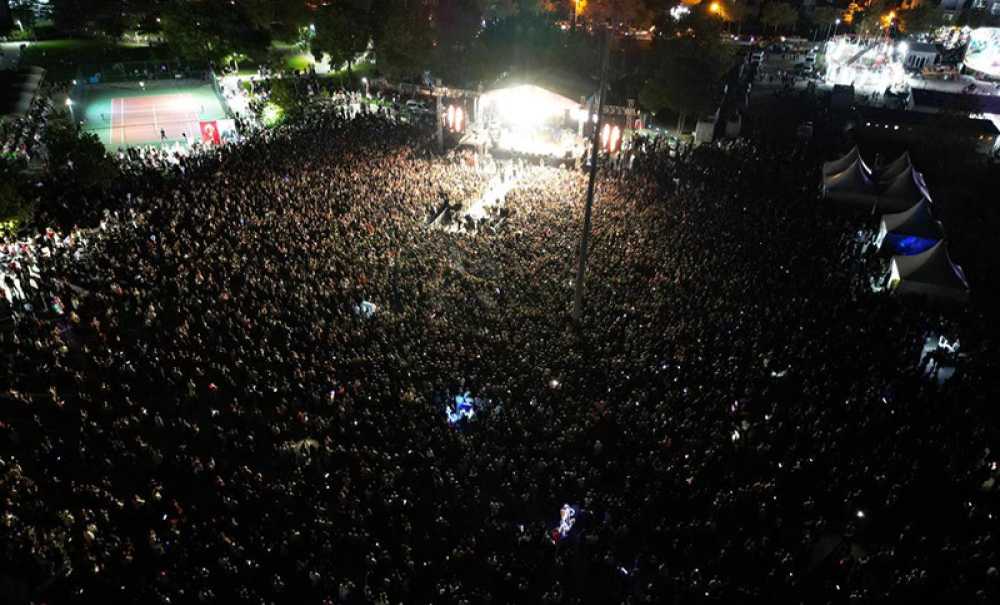 Fener Alayı Yürüyüşü Büyüledi