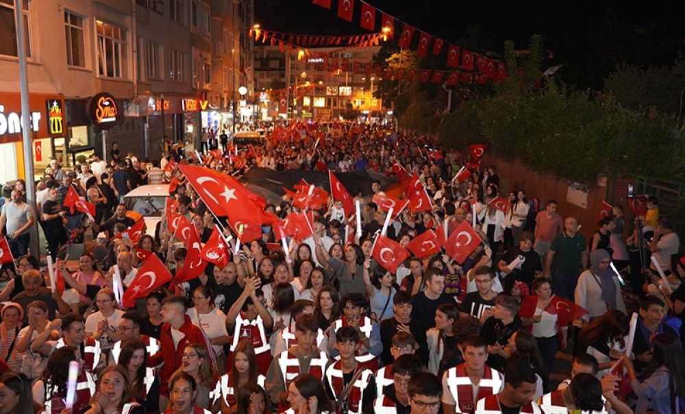 Fener Alayı Yürüyüşü Büyüledi