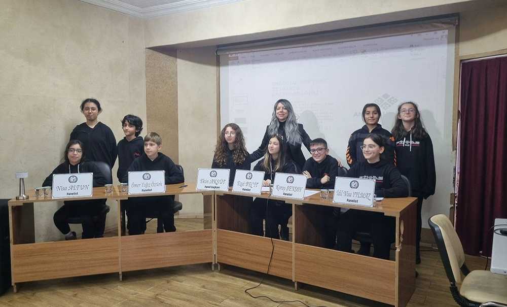 Furtuni Ve İsak Pinas Ortaokulu'ndaki Panele Büyük İlgi