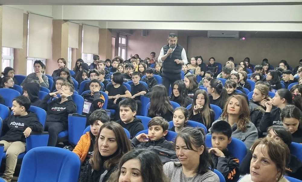Furtuni Ve İsak Pinas Ortaokulu'ndaki Panele Büyük İlgi