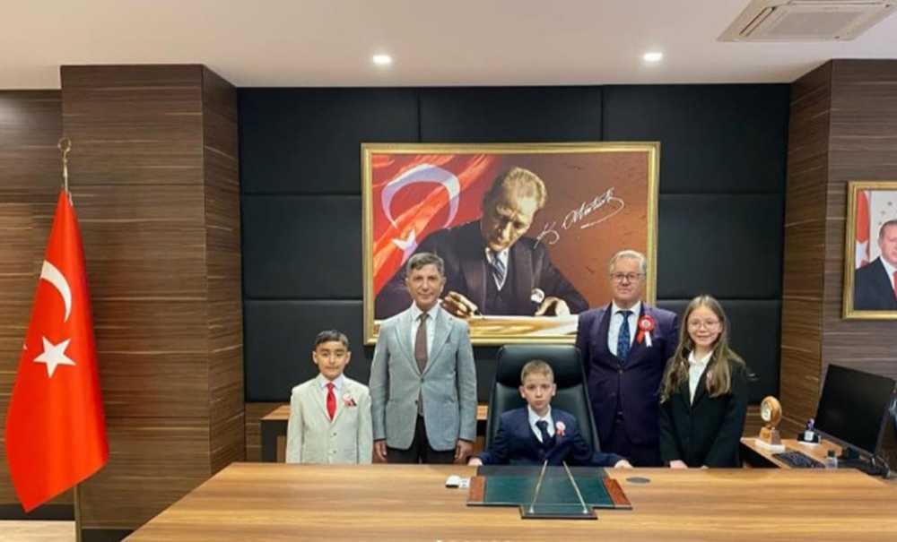 Geleceğin Yöneticileri ‘Temsili' Koltuklara Oturdu