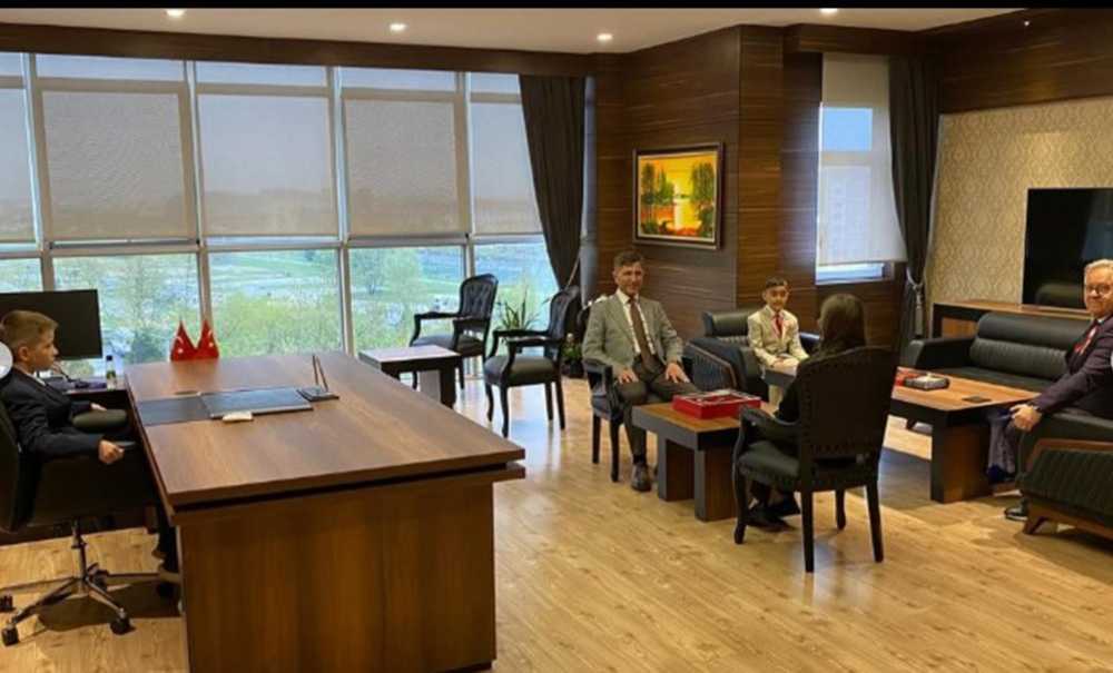 Geleceğin Yöneticileri ‘Temsili' Koltuklara Oturdu