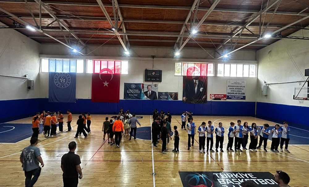 Geleneksel Çocuk Oyunlari Etki̇nli̇ği̇ Düzenlendi̇
