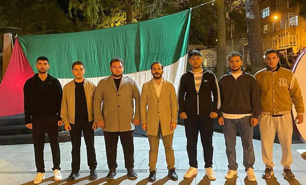 Görevinden İstifa Etti