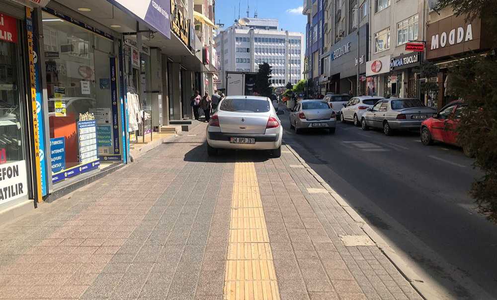 Görme Engelliler İçin Güvenilir Yollara Engel!