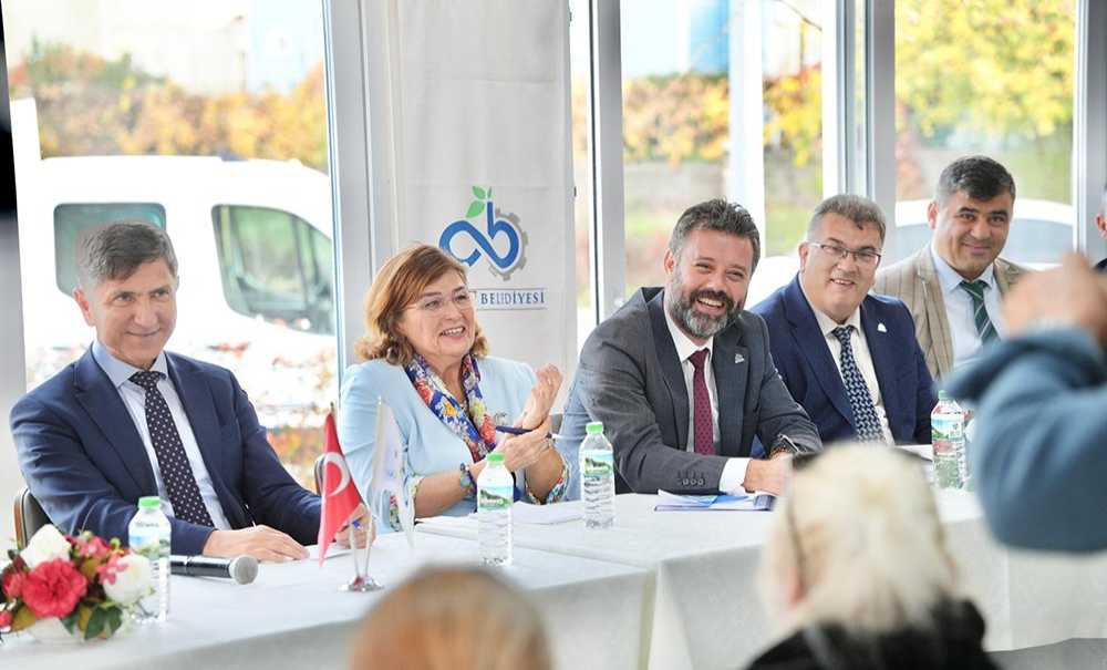 Halk Günü Toplantisinda Vatandaşlar Derdi̇ni̇ Anlatti