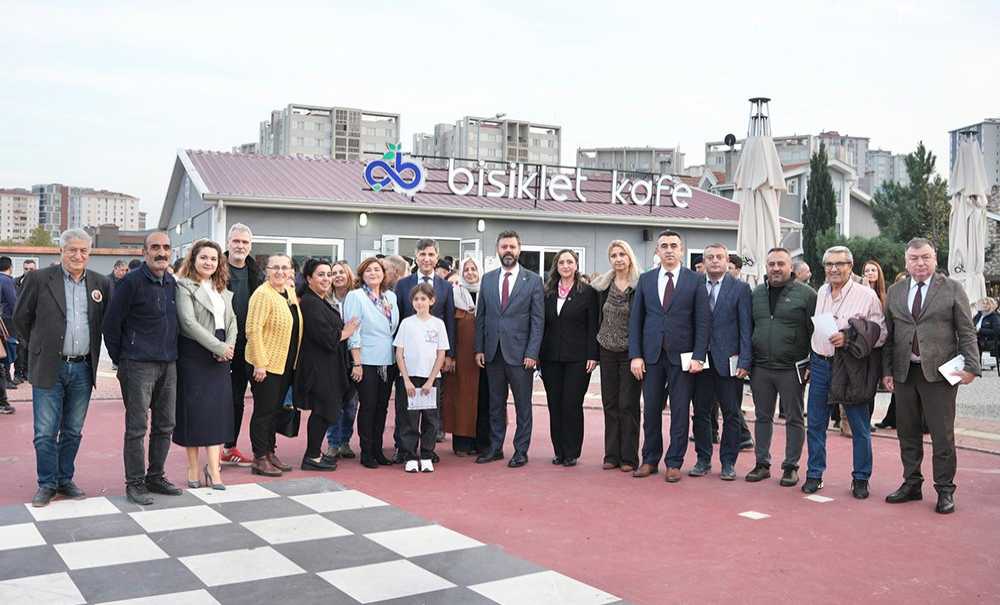 Halk Günü Toplantisinda Vatandaşlar Derdi̇ni̇ Anlatti