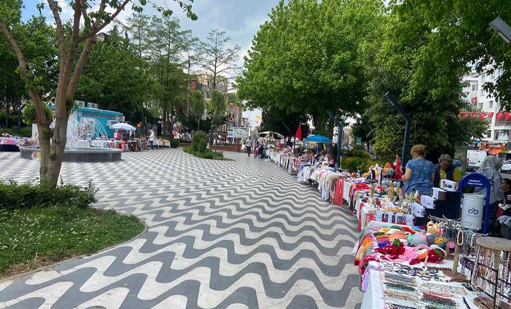 Hanımelı Çarşısı Atatürk Meydanı'na Kuruldu