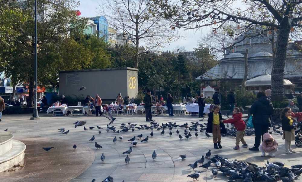 Hanımeli Çarşısı Cumhuriyet Meydanı'na Kuruldu