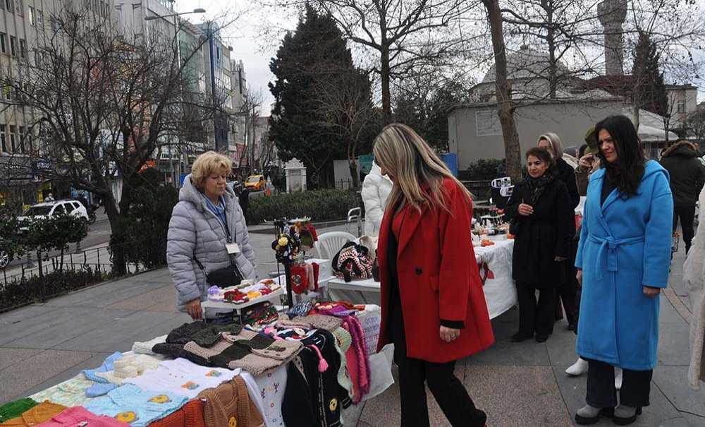 Hanımeli Çarşısı Cumhuriyet Meydanı'nda Kuruldu