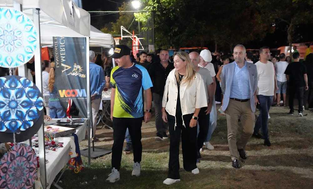 Hanimeli̇ Çarşisi Nazim Hi̇kmet Ran Parkinda Açildi