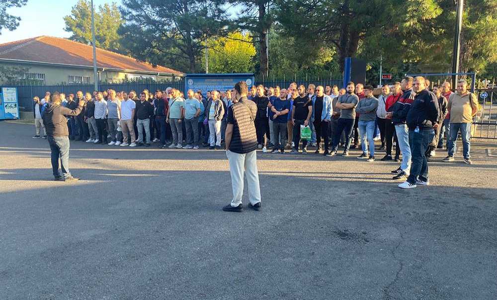 Harb-İş Sendikası Oturma Eylemi Yaptı