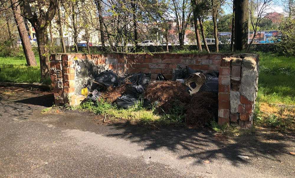 Hastane Bahçesinin Bakımsızlığına Tepki!