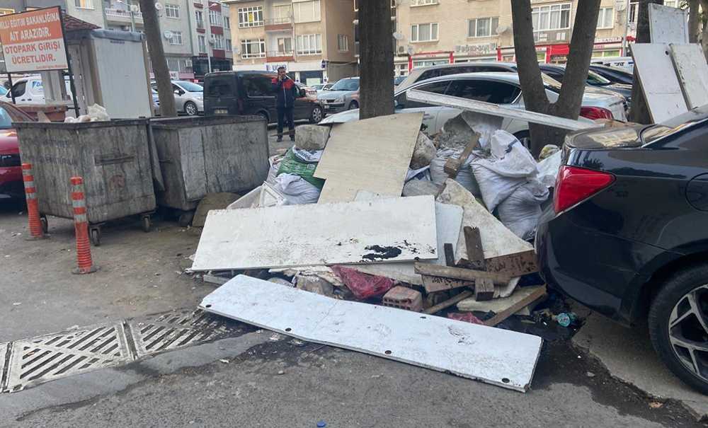 Her Gün Onlarca Kamyon Moloz Toplanıyor