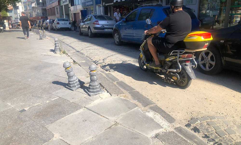 Her Yer Kırık Dökük!