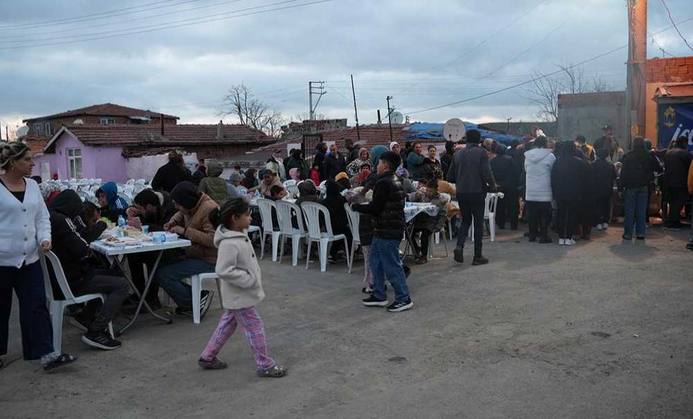 Hıdırağa'da Gönüller Aynı Sofrada Buluştu