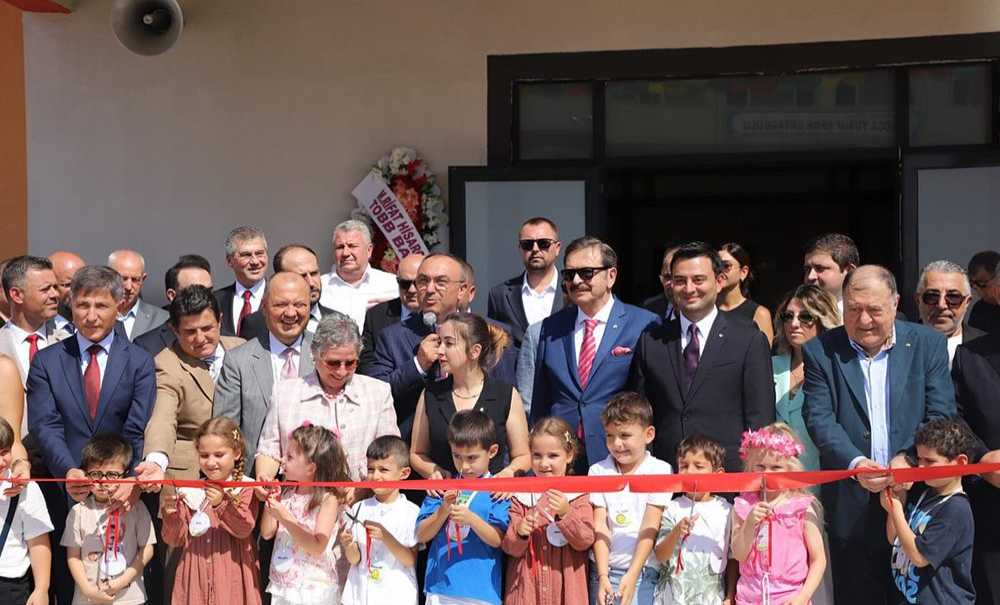 Hi̇sarciklioğlu Okul Açilişina Katildi