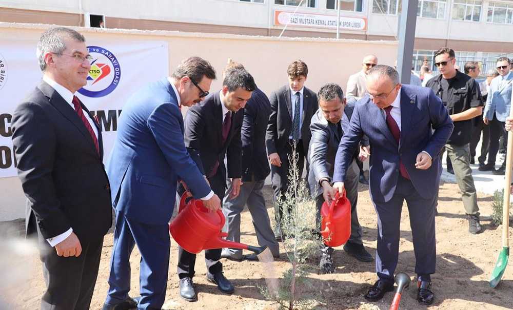 Hi̇sarciklioğlu Okul Açilişina Katildi