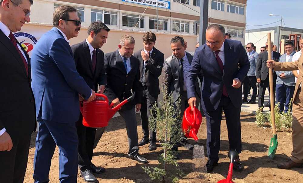 Hi̇sarciklioğlu Okul Açilişina Katildi